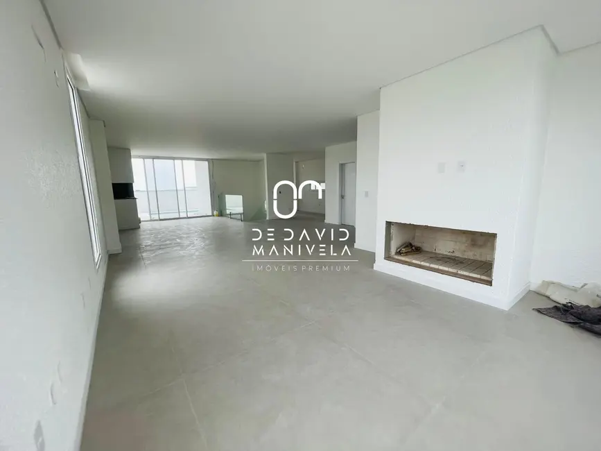 Foto 7 de Casa de Condomínio com 3 quartos à venda, 300m2 em Tomazetti, Santa Maria - RS