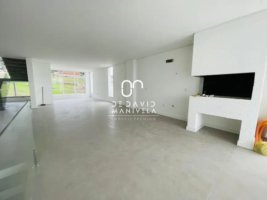 Foto 8 de Casa de Condomínio com 3 quartos à venda, 300m2 em Tomazetti, Santa Maria - RS