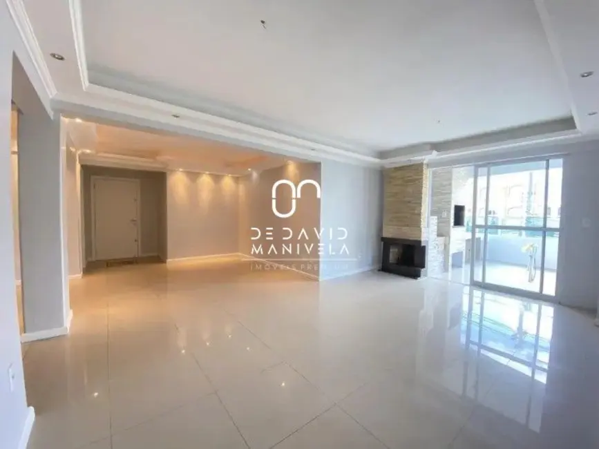 Foto 2 de Apartamento com 3 quartos para alugar, 150m2 em Centro, Santa Maria - RS