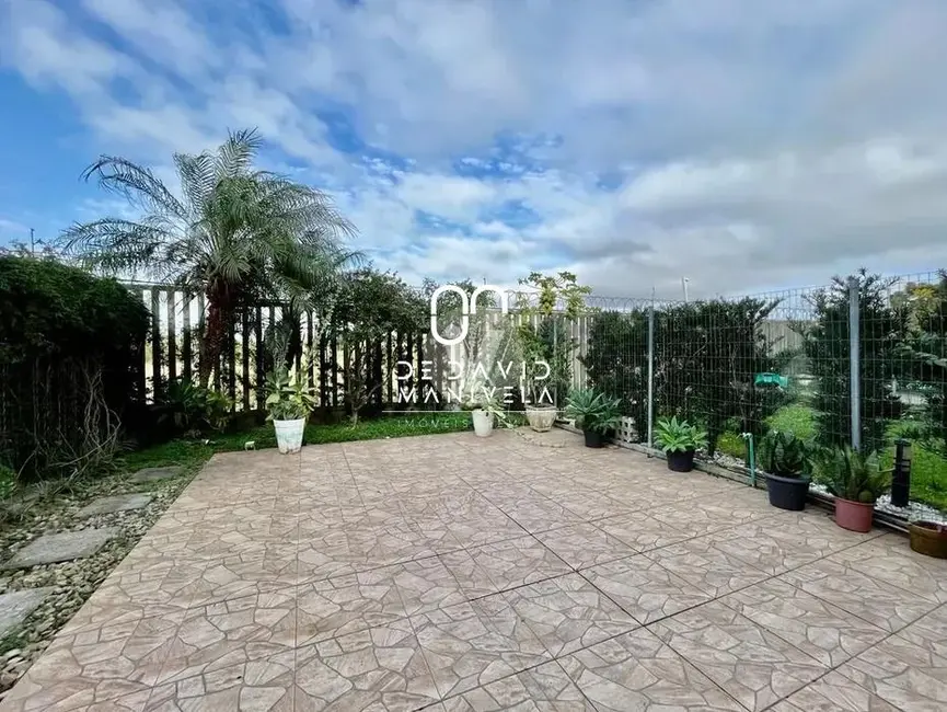 Casa de Condomínio com 3 quartos para alugar, 140m2 em São José, Santa Maria - RS - imagem 3 Foto 3 de Casa de Condomínio com 3 quartos para alugar, 140m2 em São José, Santa Maria - RS