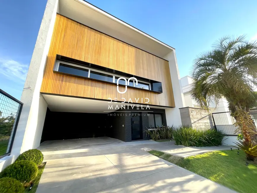 Foto 1 de Casa com 3 quartos à venda, 357m2 em São José, Santa Maria - RS