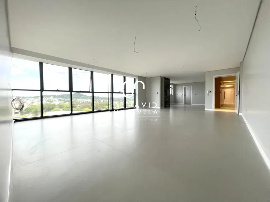 Foto 6 de Apartamento com 3 quartos à venda, 176m2 em Nossa Senhora Medianeira, Santa Maria - RS