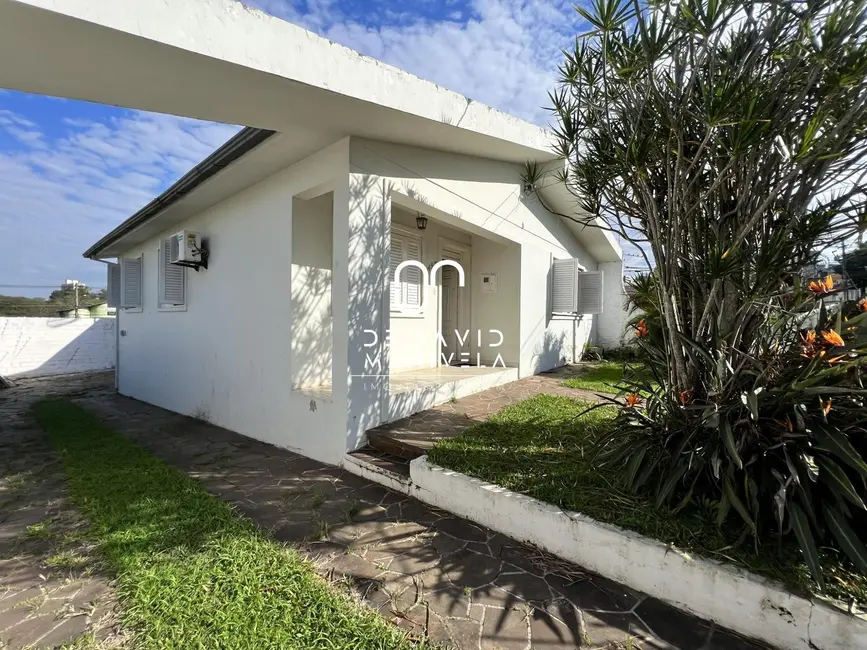 Foto 2 de Casa com 3 quartos à venda, 195m2 em Nossa Senhora de Lourdes, Santa Maria - RS