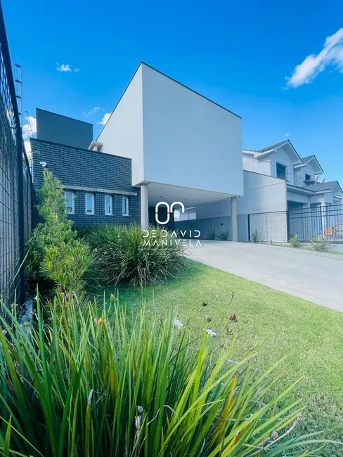 Casa com 3 quartos à venda, 341m2 em São José, Santa Maria - RS - imagem 1 Foto 1 de Casa com 3 quartos à venda, 341m2 em São José, Santa Maria - RS