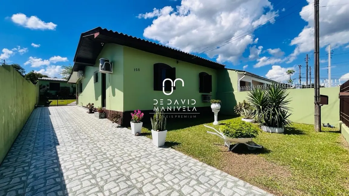 Foto 1 de Casa com 2 quartos à venda, 300m2 em São João, Santa Maria - RS