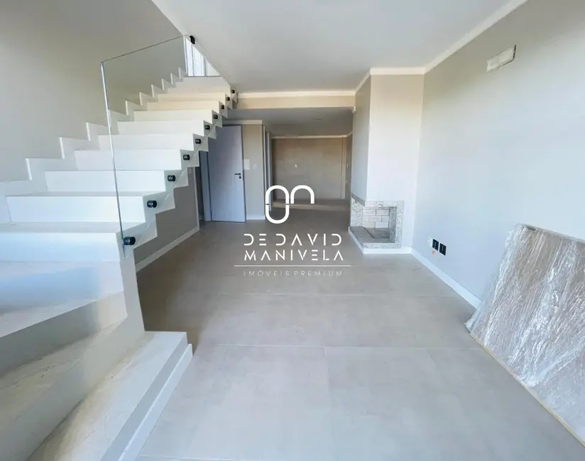 Casa com 3 quartos para alugar, 118m2 em Camobi, Santa Maria - RS - imagem 3 Foto 3 de Casa com 3 quartos para alugar, 118m2 em Camobi, Santa Maria - RS