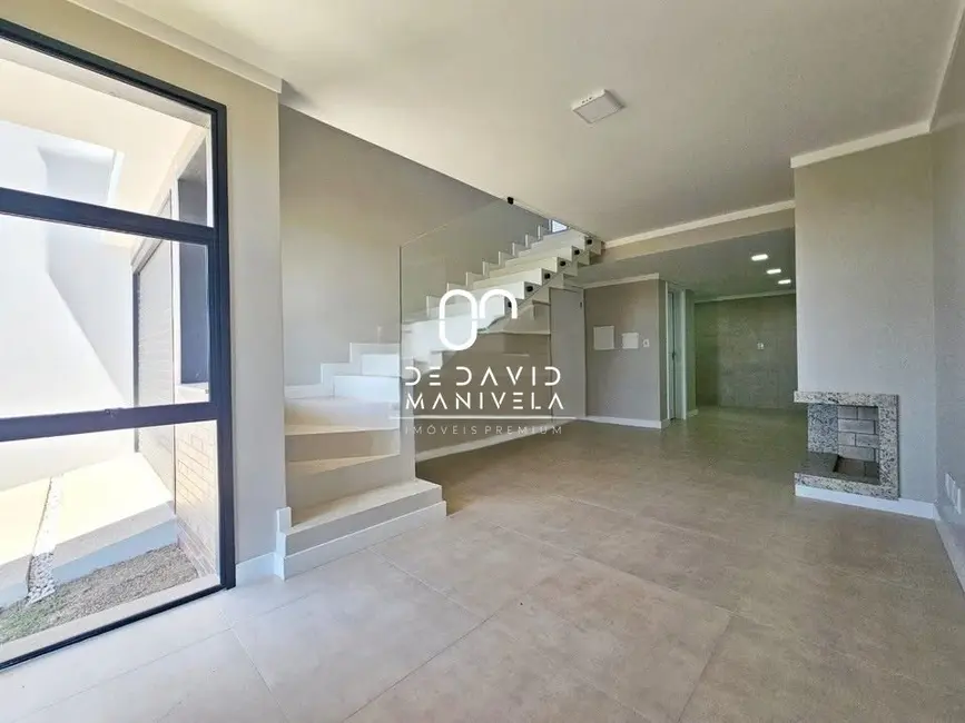 Foto 3 de Casa com 3 quartos à venda, 118m2 em Camobi, Santa Maria - RS