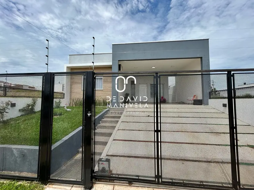 Foto 1 de Casa com 3 quartos à venda, 153m2 em Pinheiro Machado, Santa Maria - RS