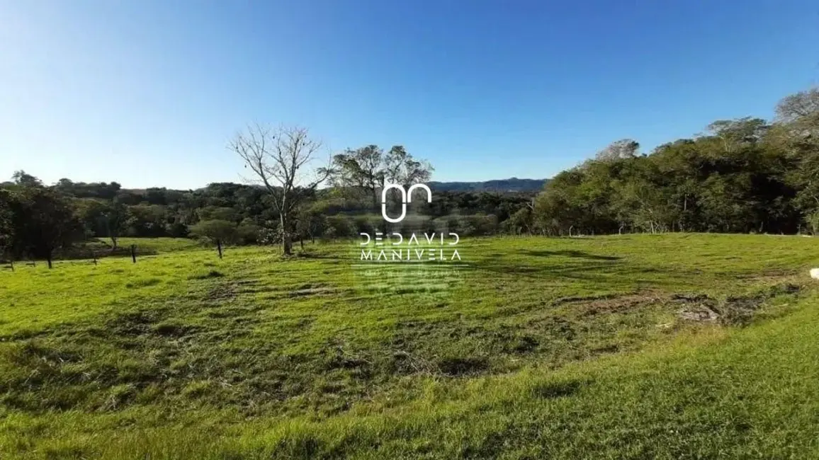 Chácara com 4 quartos para alugar, 300m2 em Santa Maria - RS - imagem 9 Foto 9 de Chácara com 4 quartos para alugar, 300m2 em Santa Maria - RS