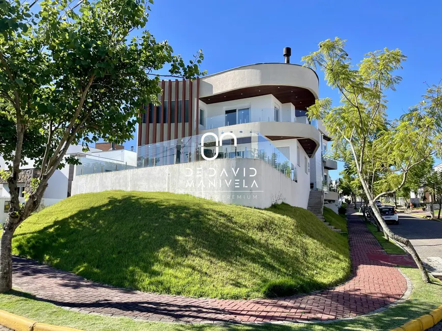 Foto 1 de Casa de Condomínio com 4 quartos à venda, 480m2 em Tomazetti, Santa Maria - RS