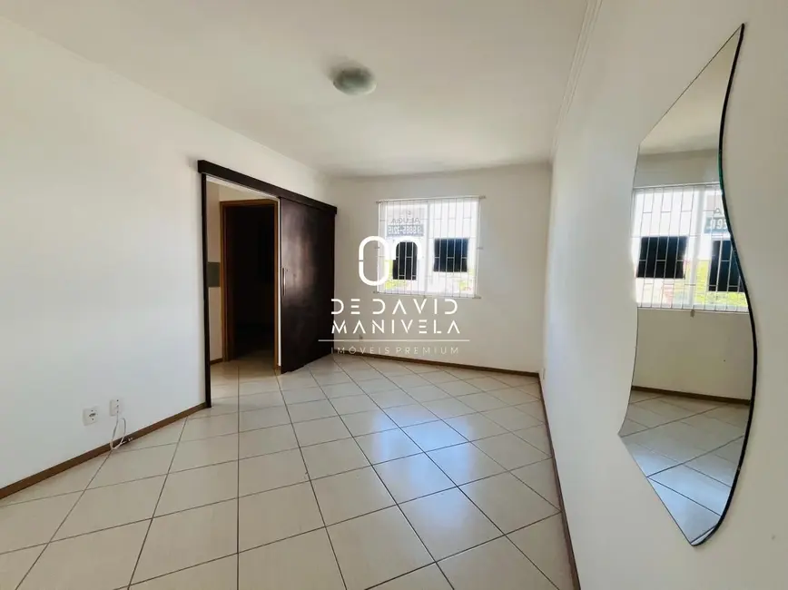 Foto 2 de Apartamento com 2 quartos à venda, 57m2 em Duque de Caxias, Santa Maria - RS