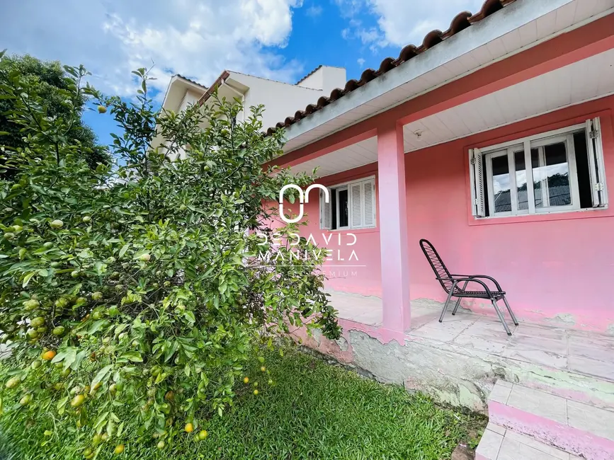 Foto 2 de Casa com 3 quartos à venda, 160m2 em Nossa Senhora de Lourdes, Santa Maria - RS