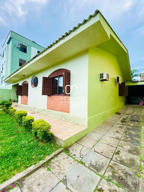 Foto 2 de Casa com 3 quartos à venda, 185m2 em Nossa Senhora Medianeira, Santa Maria - RS