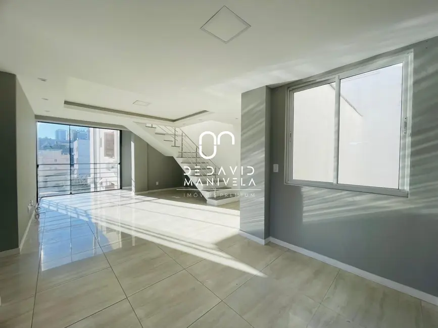 Foto 2 de Cobertura com 3 quartos à venda, 154m2 em Centro, Santa Maria - RS