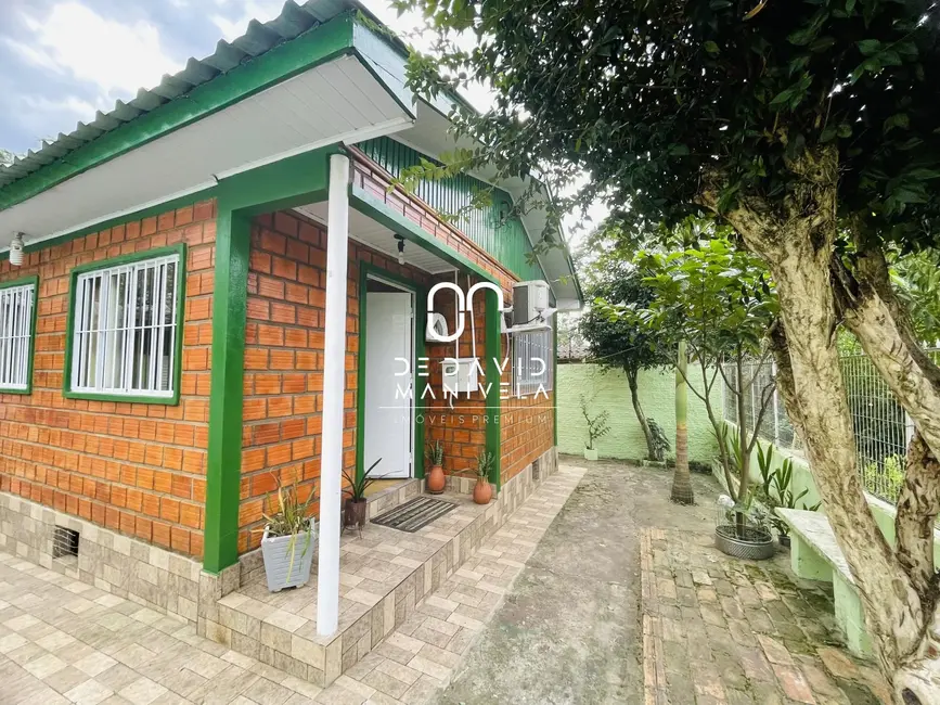 Foto 1 de Casa com 2 quartos à venda, 82m2 em Santa Maria - RS