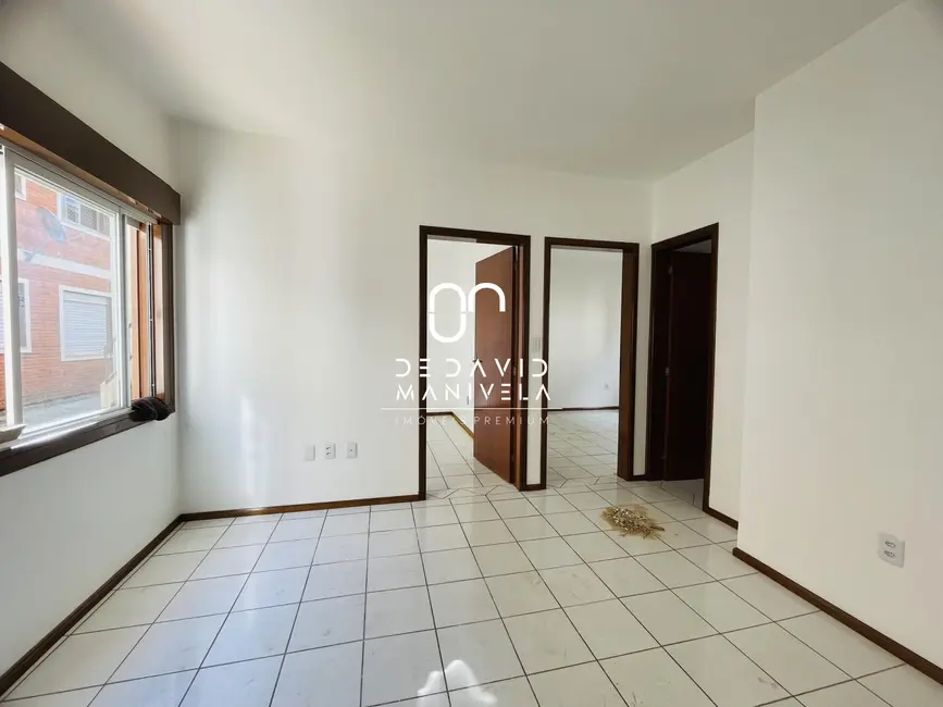 Foto 2 de Apartamento com 2 quartos para alugar, 48m2 em Pinheiro Machado, Santa Maria - RS