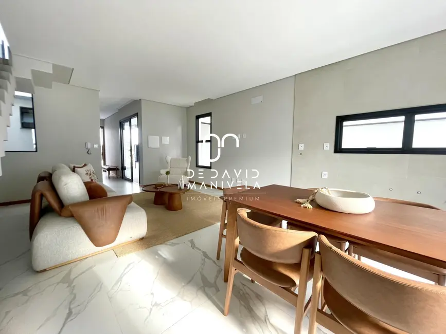 Foto 9 de Casa com 2 quartos à venda, 130m2 em Camobi, Santa Maria - RS