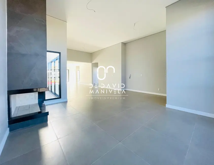 Casa com 3 quartos à venda, 194m2 em São José, Santa Maria - RS - imagem 4 Foto 4 de Casa com 3 quartos à venda, 194m2 em São José, Santa Maria - RS