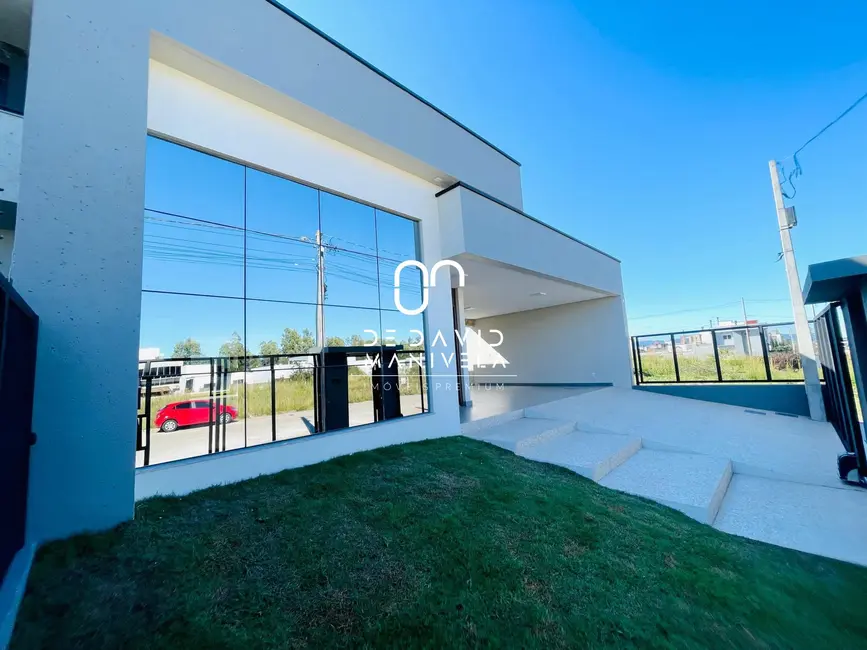 Casa com 3 quartos à venda, 194m2 em São José, Santa Maria - RS - imagem 1 Foto 1 de Casa com 3 quartos à venda, 194m2 em São José, Santa Maria - RS