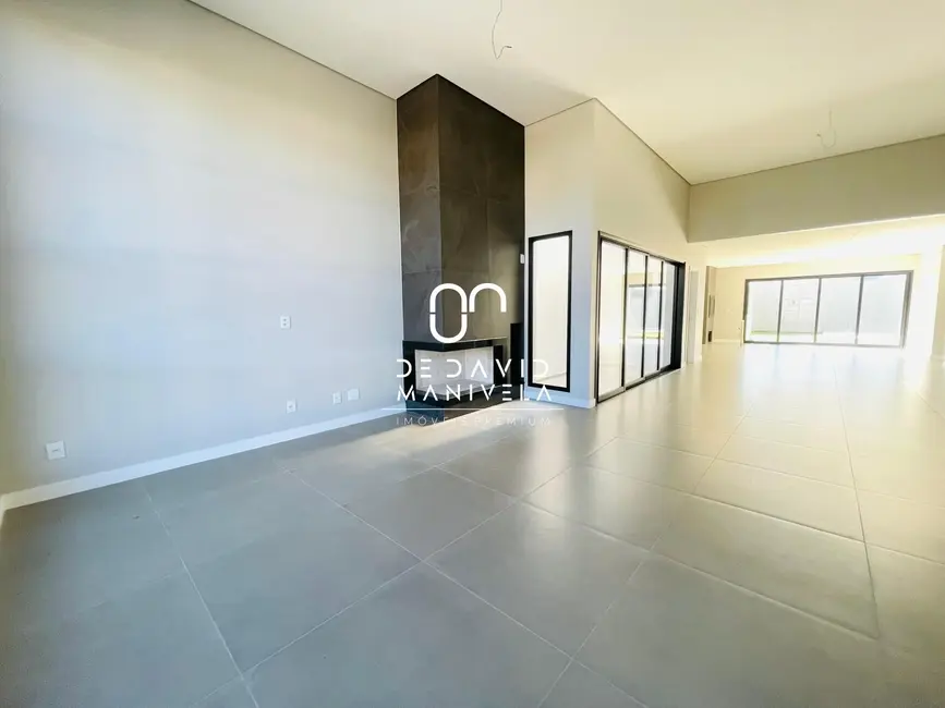 Casa com 3 quartos à venda, 194m2 em São José, Santa Maria - RS - imagem 3 Foto 3 de Casa com 3 quartos à venda, 194m2 em São José, Santa Maria - RS