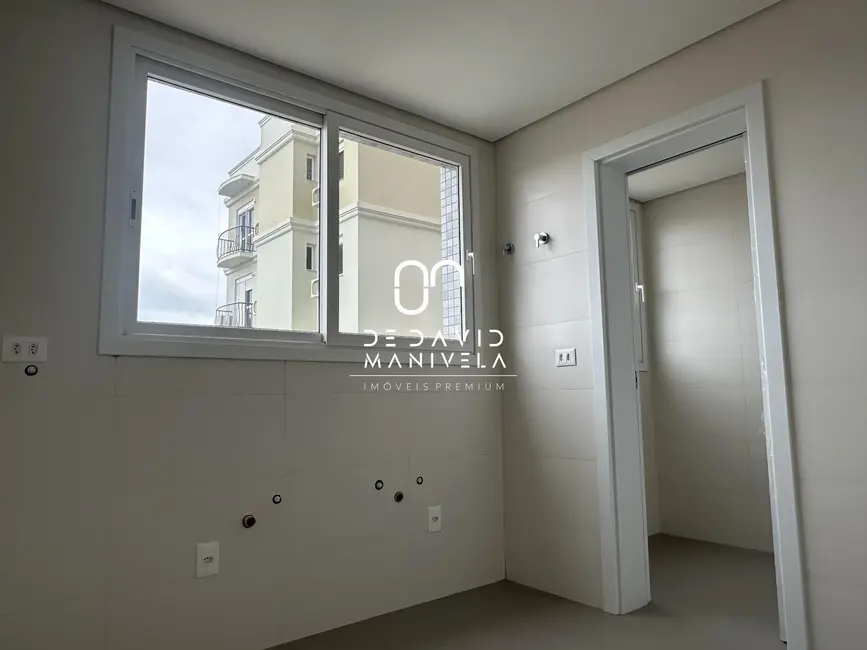 Foto 8 de Apartamento com 3 quartos à venda, 125m2 em Nossa Senhora de Lourdes, Santa Maria - RS