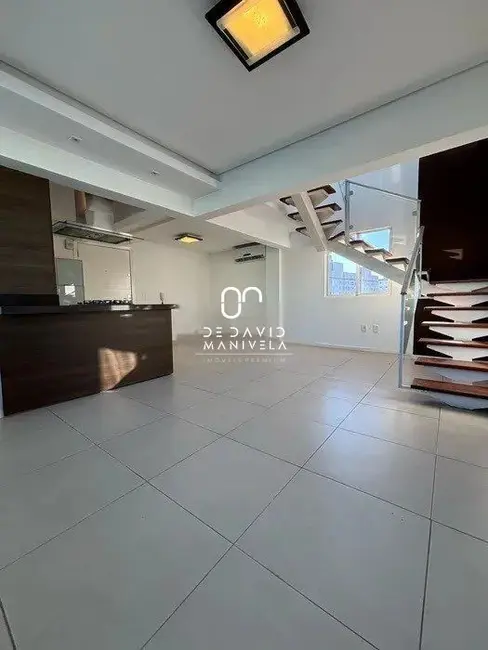 Cobertura com 3 quartos para alugar, 166m2 em Nossa Senhora de Fátima, Santa Maria - RS - imagem 4 Foto 4 de Cobertura com 3 quartos para alugar, 166m2 em Nossa Senhora de Fátima, Santa Maria - RS