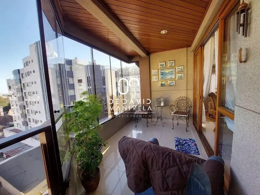 Apartamento com 4 quartos para alugar, 255m2 em Centro, Santa Maria - RS - imagem 6 Foto 6 de Apartamento com 4 quartos para alugar, 255m2 em Centro, Santa Maria - RS