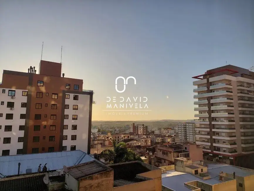 Foto 2 de Apartamento com 4 quartos para alugar, 255m2 em Centro, Santa Maria - RS
