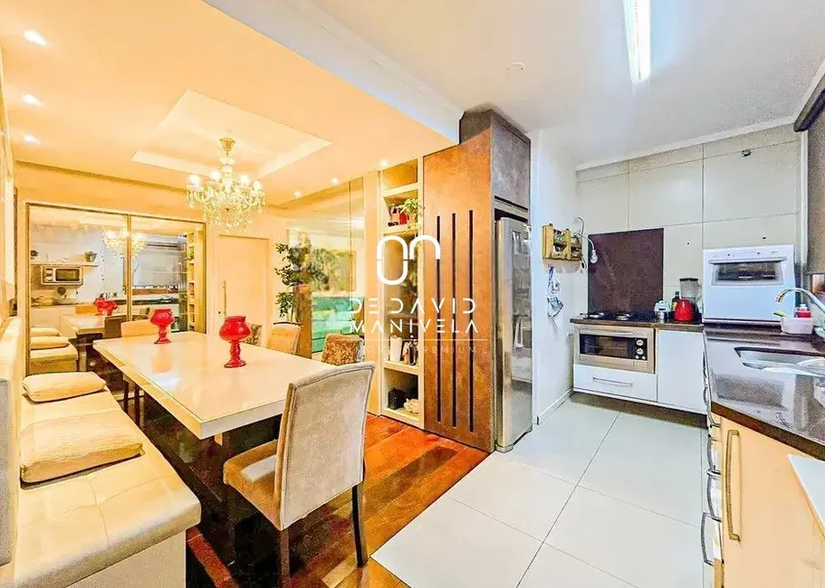 Casa com 4 quartos para alugar, 332m2 em Nossa Senhora de Lourdes, Santa Maria - RS - imagem 8 Foto 8 de Casa com 4 quartos para alugar, 332m2 em Nossa Senhora de Lourdes, Santa Maria - RS