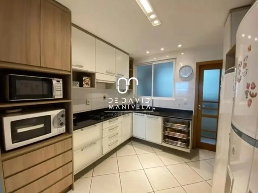 Cobertura com 4 quartos à venda, 301m2 em Santa Maria - RS - imagem 9 Foto 9 de Cobertura com 4 quartos à venda, 301m2 em Santa Maria - RS