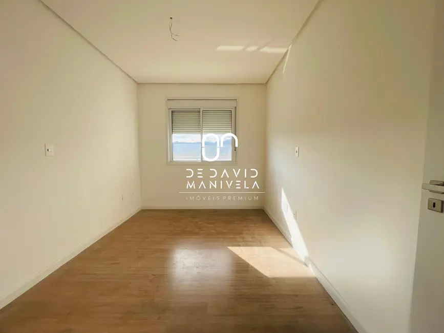 Foto 9 de Apartamento com 3 quartos à venda, 127m2 em Camobi, Santa Maria - RS