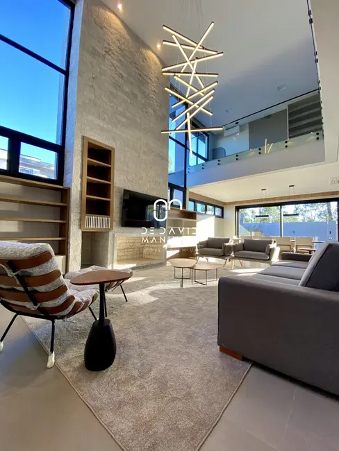 Foto 2 de Casa de Condomínio com 5 quartos à venda, 381m2 em Camobi, Santa Maria - RS