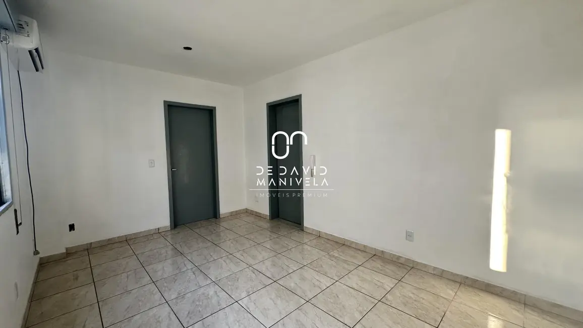 Foto 4 de Apartamento com 2 quartos à venda, 70m2 em Nossa Senhora de Lourdes, Santa Maria - RS