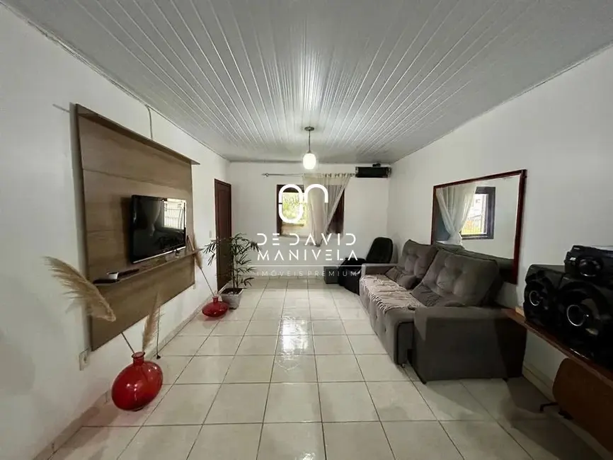 Casa com 3 quartos à venda, 70m2 em Dom Antônio Reis, Santa Maria - RS - imagem 2 Foto 2 de Casa com 3 quartos à venda, 70m2 em Dom Antônio Reis, Santa Maria - RS