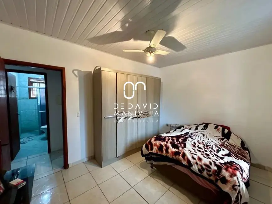 Casa com 3 quartos à venda, 70m2 em Dom Antônio Reis, Santa Maria - RS - imagem 5 Foto 5 de Casa com 3 quartos à venda, 70m2 em Dom Antônio Reis, Santa Maria - RS