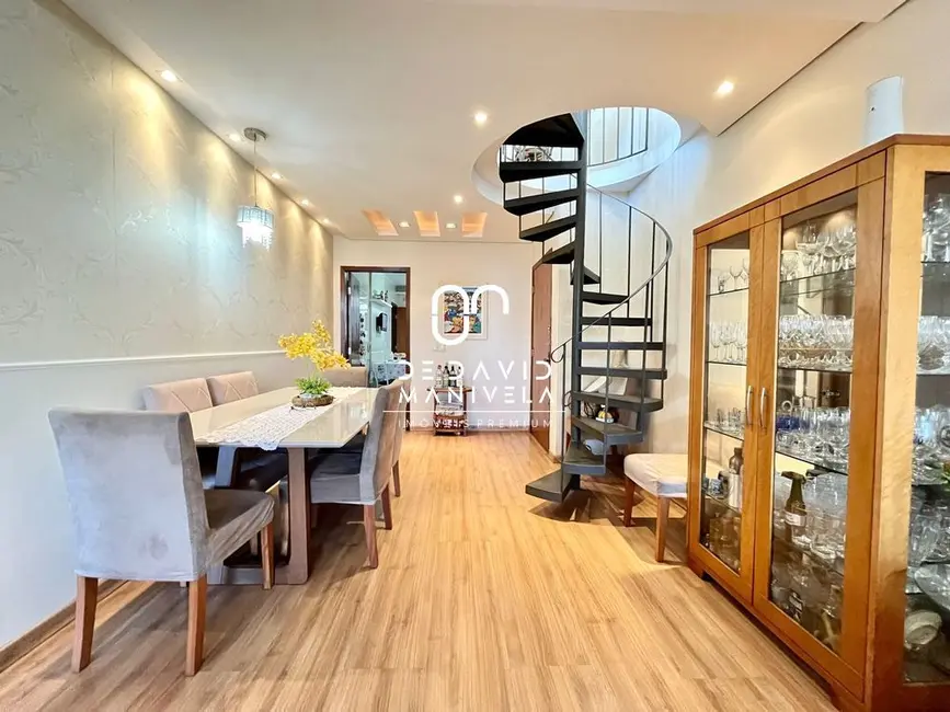 Foto 1 de Apartamento com 3 quartos à venda, 197m2 em Centro, Santa Maria - RS