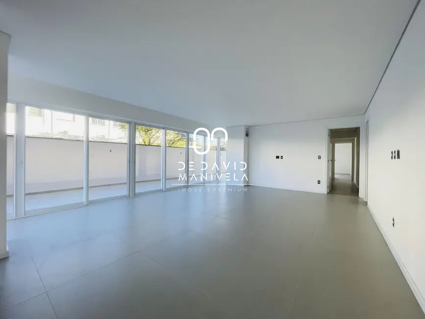 Foto 2 de Apartamento com 3 quartos à venda, 190m2 em Nossa Senhora das Dores, Santa Maria - RS
