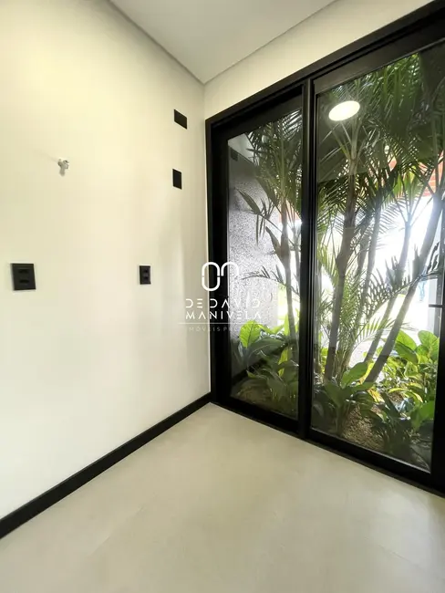 Casa de Condomínio com 3 quartos à venda, 195m2 em Camobi, Santa Maria - RS - imagem 8 Foto 8 de Casa de Condomínio com 3 quartos à venda, 195m2 em Camobi, Santa Maria - RS