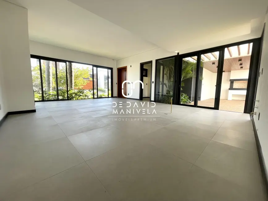 Casa de Condomínio com 3 quartos à venda, 195m2 em Camobi, Santa Maria - RS - imagem 6 Foto 6 de Casa de Condomínio com 3 quartos à venda, 195m2 em Camobi, Santa Maria - RS