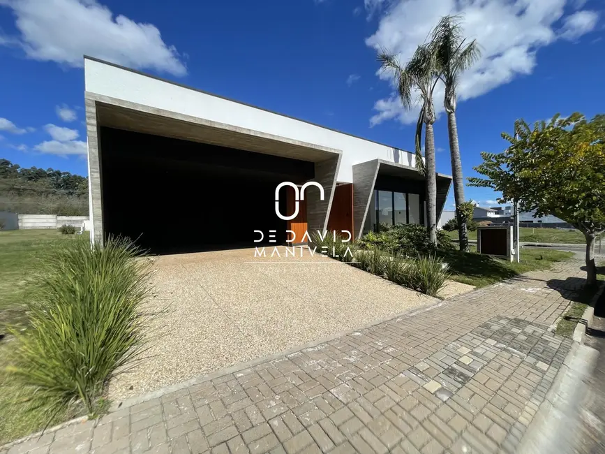 Casa de Condomínio com 3 quartos à venda, 195m2 em Camobi, Santa Maria - RS - imagem 2 Foto 2 de Casa de Condomínio com 3 quartos à venda, 195m2 em Camobi, Santa Maria - RS