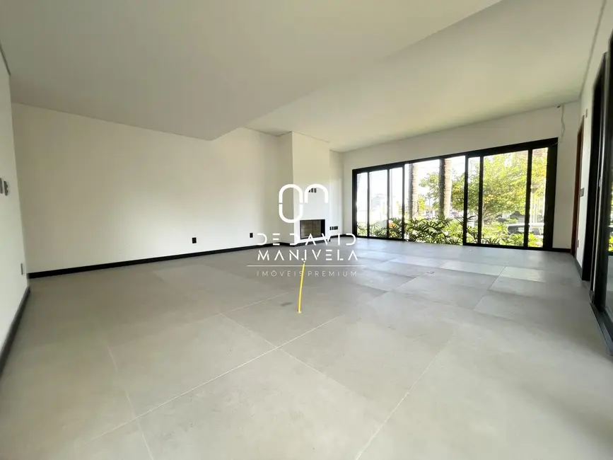 Casa de Condomínio com 3 quartos à venda, 195m2 em Camobi, Santa Maria - RS - imagem 4 Foto 4 de Casa de Condomínio com 3 quartos à venda, 195m2 em Camobi, Santa Maria - RS