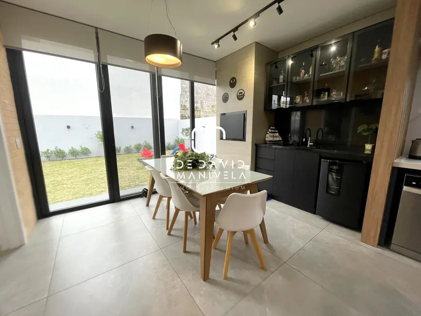 Foto 8 de Casa de Condomínio com 3 quartos à venda, 163m2 em Tomazetti, Santa Maria - RS