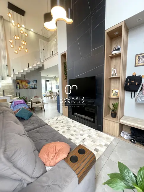 Foto 7 de Casa de Condomínio com 3 quartos à venda, 163m2 em Tomazetti, Santa Maria - RS