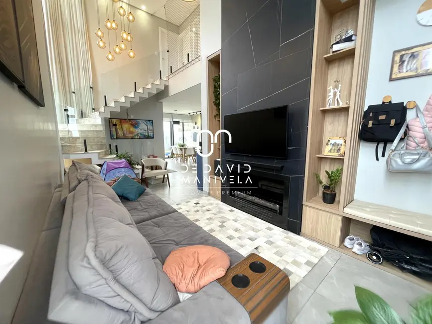 Foto 6 de Casa de Condomínio com 3 quartos à venda, 163m2 em Tomazetti, Santa Maria - RS