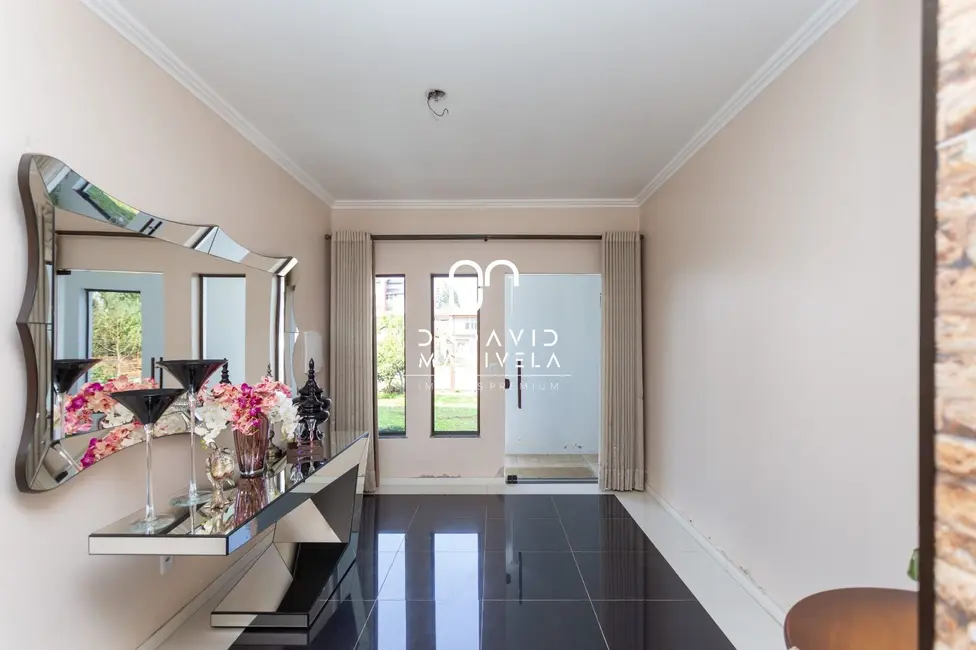 Casa com 5 quartos para alugar, 469m2 em Camobi, Santa Maria - RS - imagem 4 Foto 4 de Casa com 5 quartos para alugar, 469m2 em Camobi, Santa Maria - RS