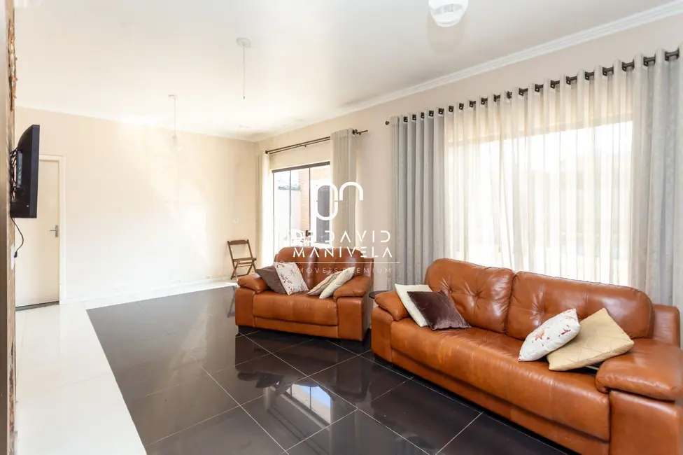 Casa com 5 quartos para alugar, 469m2 em Camobi, Santa Maria - RS - imagem 7 Foto 7 de Casa com 5 quartos para alugar, 469m2 em Camobi, Santa Maria - RS