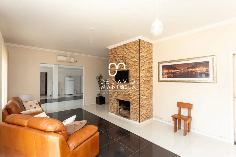Casa com 5 quartos para alugar, 469m2 em Camobi, Santa Maria - RS - imagem 8 Foto 8 de Casa com 5 quartos para alugar, 469m2 em Camobi, Santa Maria - RS