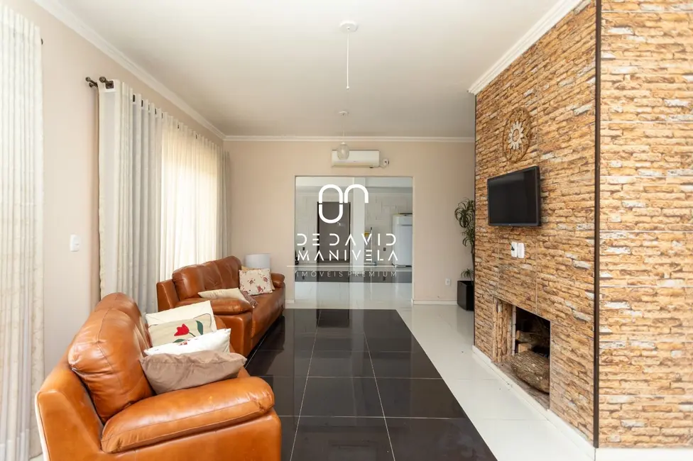 Casa com 5 quartos para alugar, 469m2 em Camobi, Santa Maria - RS - imagem 5 Foto 5 de Casa com 5 quartos para alugar, 469m2 em Camobi, Santa Maria - RS