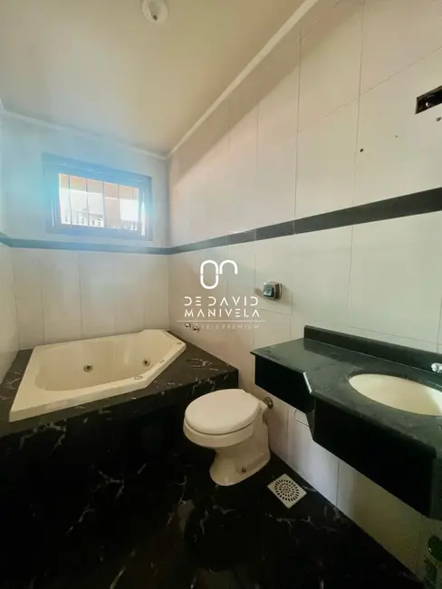 Casa com 3 quartos à venda, 161m2 em Pinheiro Machado, Santa Maria - RS - imagem 8 Foto 8 de Casa com 3 quartos à venda, 161m2 em Pinheiro Machado, Santa Maria - RS