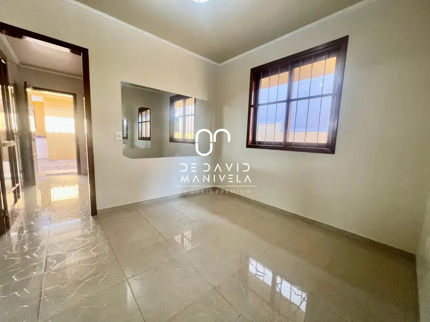 Casa com 3 quartos à venda, 161m2 em Pinheiro Machado, Santa Maria - RS - imagem 5 Foto 5 de Casa com 3 quartos à venda, 161m2 em Pinheiro Machado, Santa Maria - RS